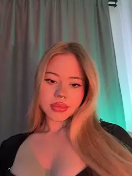 curchez  online show from 02/06/25, 08:23