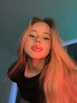 curchez  online show from 02/12/25, 08:40