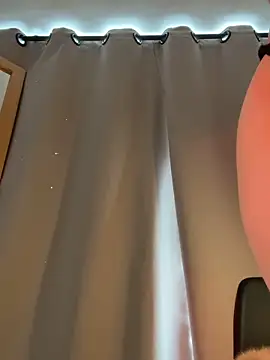 curchez  online show from 11/13/25, 07:13