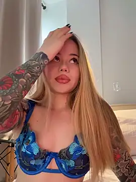 curchez  online show from 12/04/25, 08:28