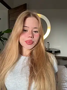 curchez  online show from 04/21/26, 08:12