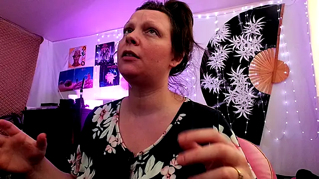 GamerGirlRoxyAndLee online show from 07/16/26, 08:59