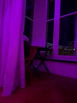 Pia July  online show from 11/06/25, 05:36