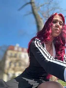 Pia July  online show from 03/07/26, 12:24