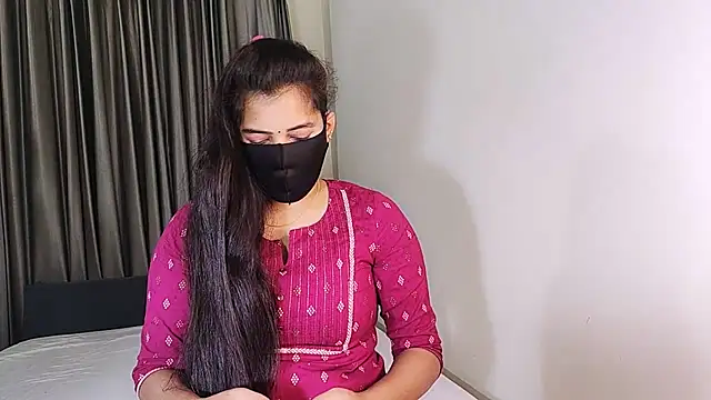 Snapshot of YourLovelyQueen chatting on 01/25/25, 04:23 YourLovelyQueen online show from 01/25/25, 04:23