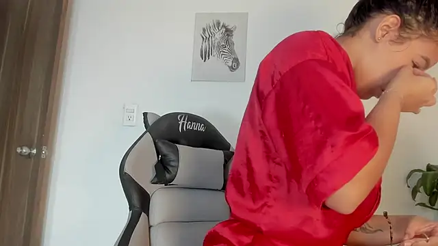 Hanna Risso online show from 11/14/25, 07:12