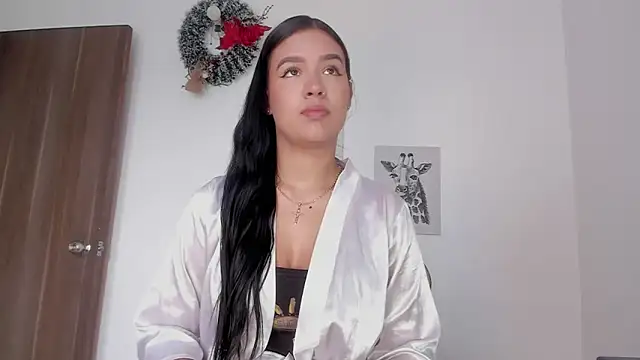 Hanna Risso online show from 12/16/25, 06:02