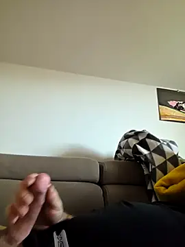 Snapshot of Tazyp19 chatting on 11/17/25, 08:09 Tazyp19 online show from 11/17/25, 08:09