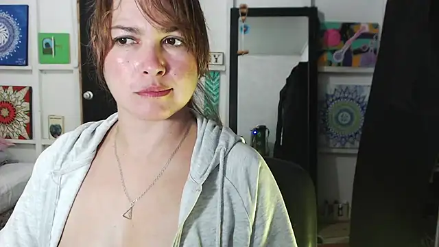 solamatista11 online show from 09/18/25, 08:22
