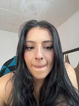 Snapshot of YummyAnna_ chatting on 11/08/25, 04:40 YummyAnna online show from 11/08/25, 04:40