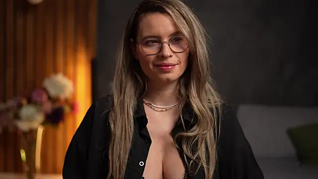 BrandyWhite online show from 12/16/25, 05:45