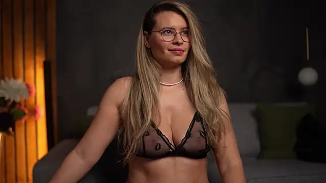 BrandyWhite online show from 02/11/26, 05:23