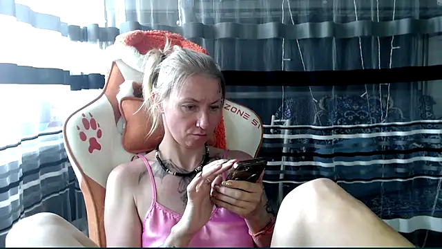 cold lollipop online show from 04/17/26, 07:11