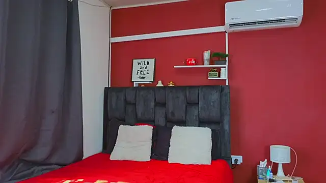 FelipeAndMarcello3 online show from 01/10/25, 08:37