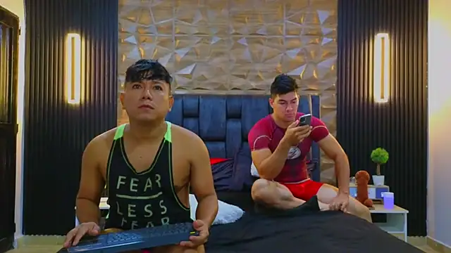 FelipeAndMarcello3 online show from 02/07/25, 02:37