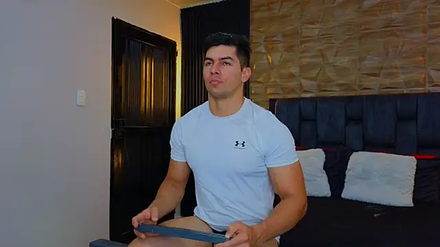 FelipeAndMarcello3 online show from 02/12/25, 07:13