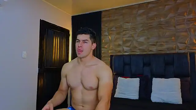 FelipeAndMarcello3 online show from 02/13/25, 07:42