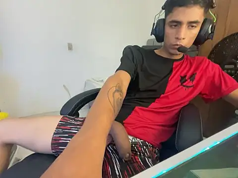 Max TheHorseDick online show from 12/31/24, 03:12