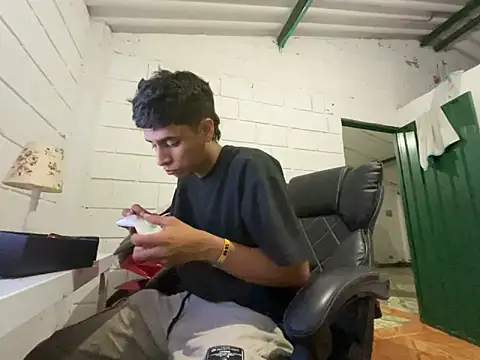 Max TheHorseDick online show from 11/24/25, 01:38