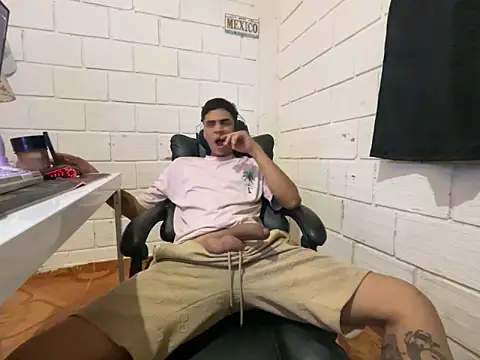 Max TheHorseDick online show from 05/17/26, 12:19
