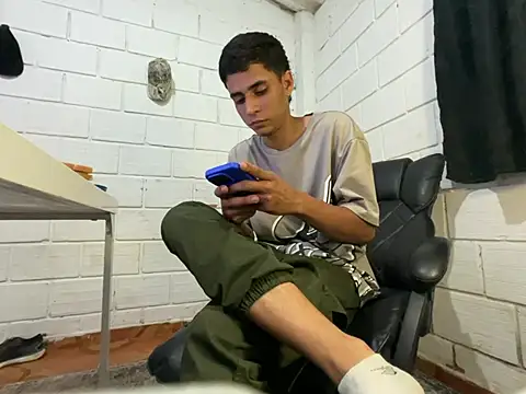 Snapshot of Max_TheHorseDick chatting on 07/02/26, 02:33 Max TheHorseDick online show from 07/02/26, 02:33