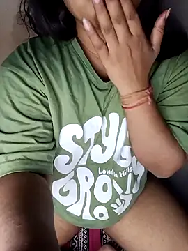 Snapshot of Sweet-Berry chatting on 02/06/25, 11:37 Sweet-Berry online show from 02/06/25, 11:37