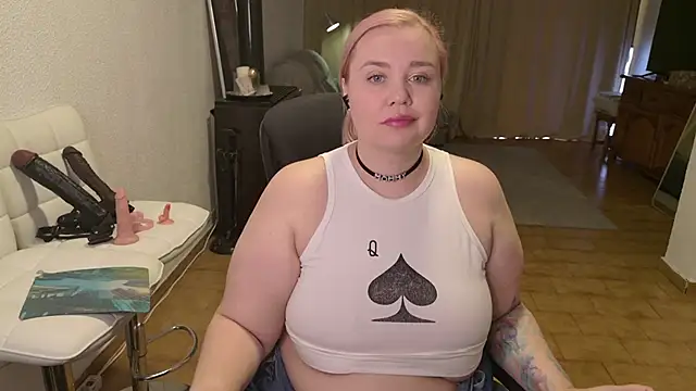 MargotGrey online show from 11/30/25, 11:36