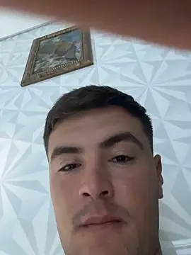 Snapshot of urielpereira chatting on 04/05/26, 08:06 urielpereira online show from 04/05/26, 08:06