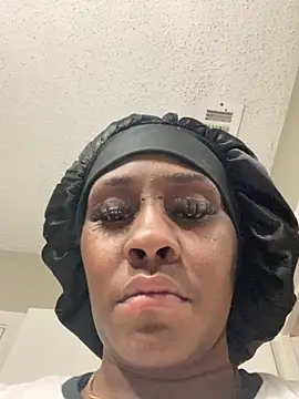 Snapshot of Foreignthababyy chatting on 11/14/25, 06:12 Foreignthababyy online show from 11/14/25, 06:12