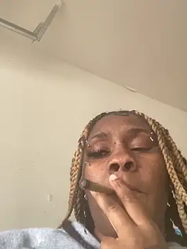 Snapshot of Foreignthababyy chatting on 12/03/25, 03:43 Foreignthababyy online show from 12/03/25, 03:43