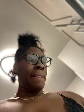 Foreignthababyy online show from 04/22/26, 03:13