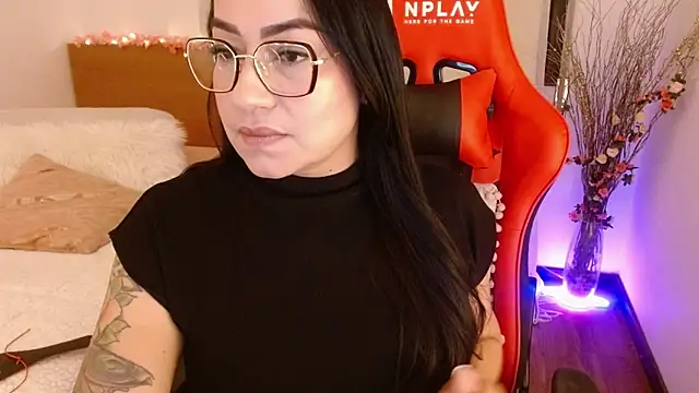 lucy luu  online show from 12/12/24, 01:32