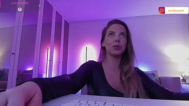 novaforyou1 online show from 10/29/25, 09:05