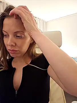 novaforyou1 online show from 10/30/25, 04:41