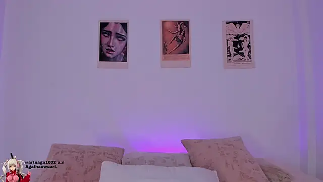 Moonlight1002 online show from 11/30/25, 06:01