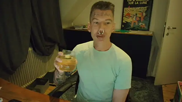 Snapshot of FREAK-Alex-Kanyon chatting on 03/04/26, 09:32 FREAK-Alex-Kanyon online show from 03/04/26, 09:32