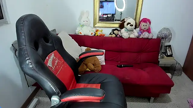 NicolettColin online show from 12/27/24, 12:07