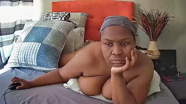 Snapshot of missboobsxx chatting on 12/13/24, 05:38 missboobsxx online show from 12/13/24, 05:38