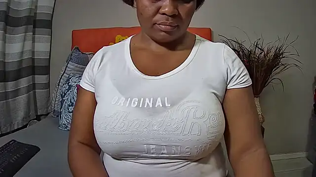 Snapshot of missboobsxx chatting on 02/25/25, 06:53 missboobsxx online show from 02/25/25, 06:53