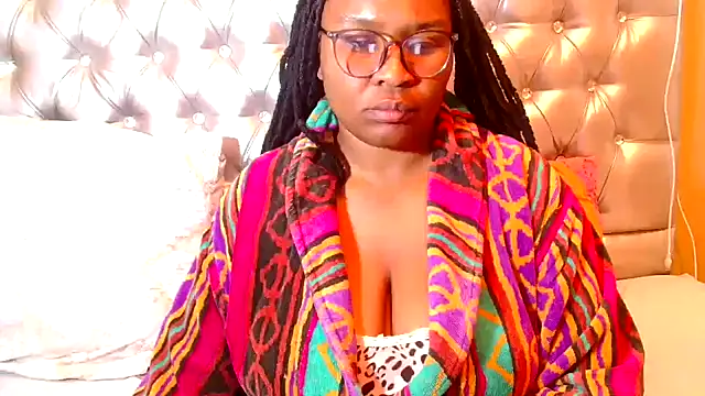 Snapshot of missboobsxx chatting on 05/08/26, 12:43 missboobsxx online show from 05/08/26, 12:43