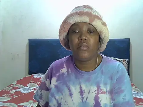 Snapshot of Spice202 chatting on 09/08/25, 09:03 Spice202 online show from 09/08/25, 09:03