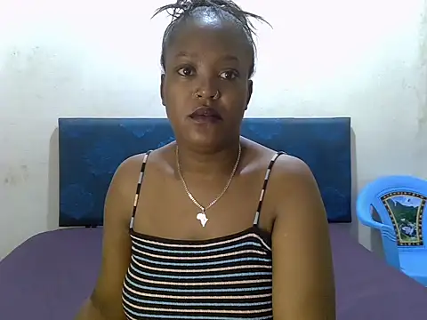 Snapshot of Spice202 chatting on 10/04/25, 11:03 Spice202 online show from 10/04/25, 11:03