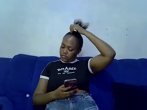 Snapshot of Spice202 chatting on 10/13/25, 08:03 Spice202 online show from 10/13/25, 08:03