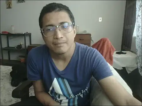 Snapshot of Mghty-cockl88 chatting on 02/14/25, 06:29 Mghty-cockl88 online show from 02/14/25, 06:29