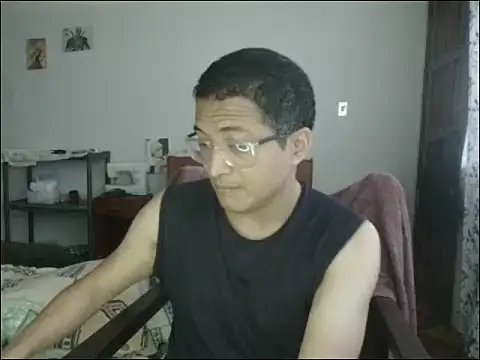 Snapshot of Mghty-cockl88 chatting on 10/16/25, 01:01 Mghty-cockl88 online show from 10/16/25, 01:01