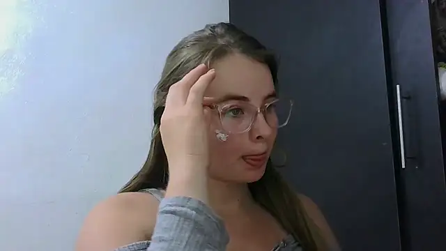 HellenMiyer1111 online show from 04/21/26, 03:02