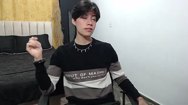 Snapshot of Elio-cam chatting on 12/07/24, 08:11 Elio-cam online show from 12/07/24, 08:11