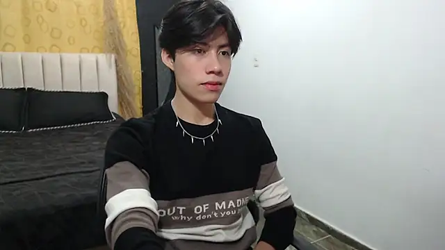 Snapshot of Elio-cam chatting on 12/15/24, 08:52 Elio-cam online show from 12/15/24, 08:52