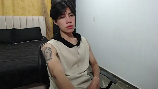 Snapshot of Elio-cam chatting on 12/16/24, 08:41 Elio-cam online show from 12/16/24, 08:41