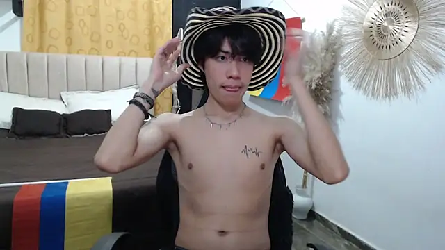 Snapshot of Elio-cam chatting on 06/16/26, 06:49 Elio-cam online show from 06/16/26, 06:49